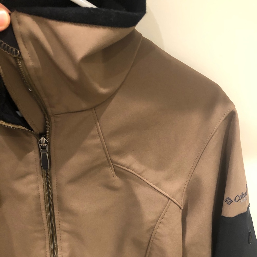 Women’s Columbia Shell Jacket